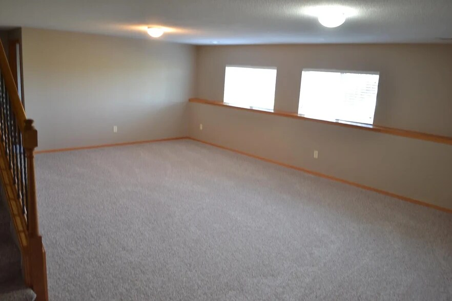 Building Photo - 6022 E Ironhorse Cir