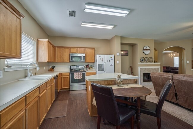 Building Photo - 6214 Channelbrook Ln