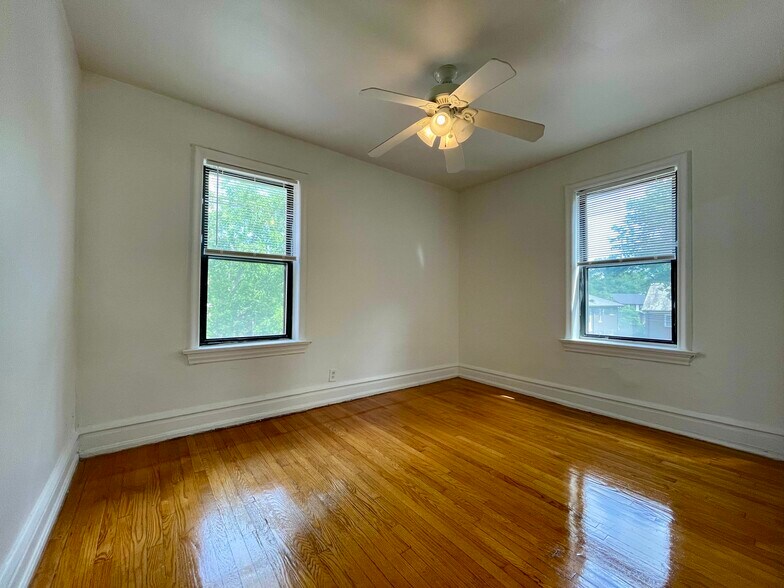 Building Photo - 6238 Southwood Ave