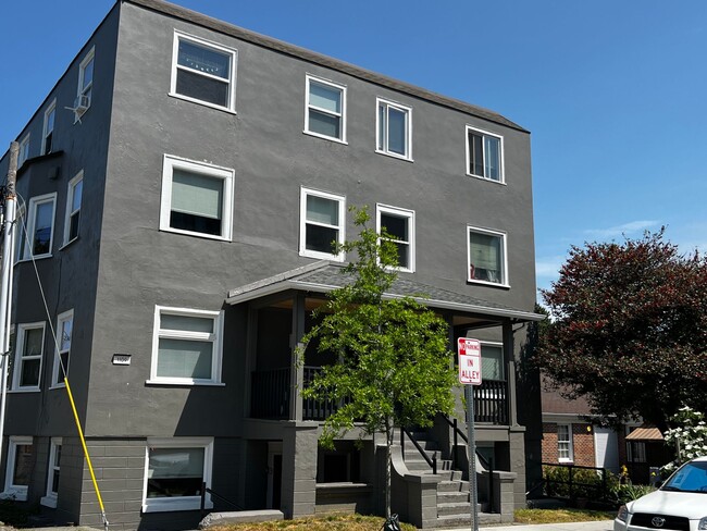 Building Photo - Adams Apartments