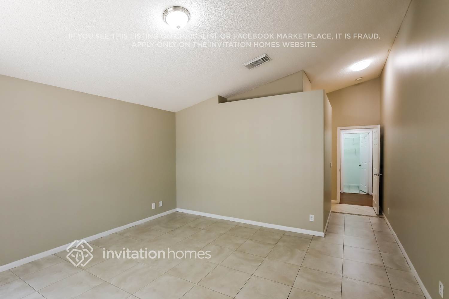 Building Photo - 3432 SW 51st St