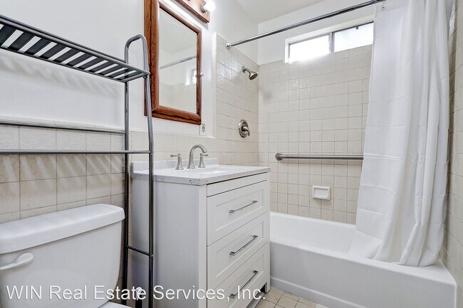 Building Photo - 3 br, 1.5 bath House - 1905 Curtis Ave