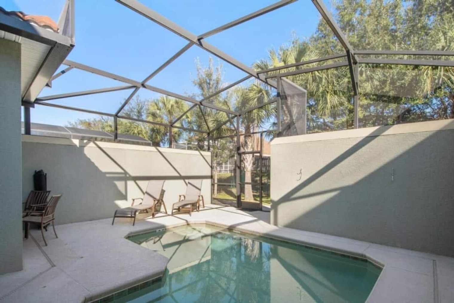 Building Photo - 2947 Banana Palm Dr