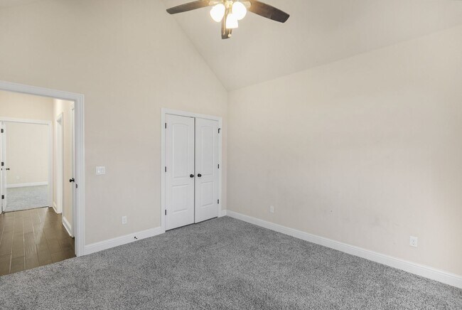 Building Photo - 2304 SW Chaddington Rd