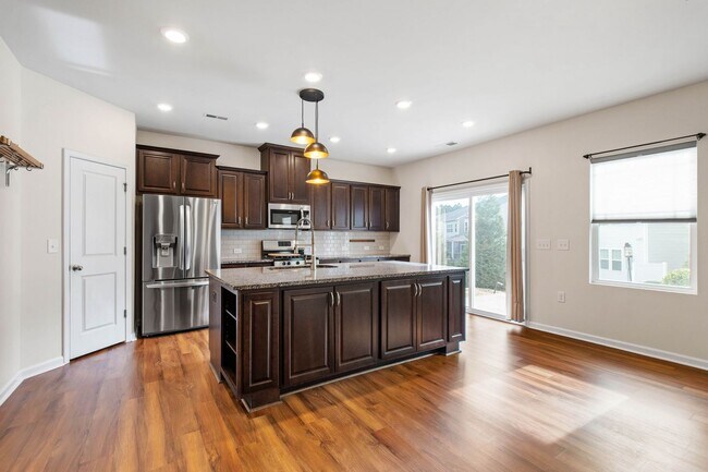 Building Photo - Charming, Well-Maintained Home in Central Morrisville!