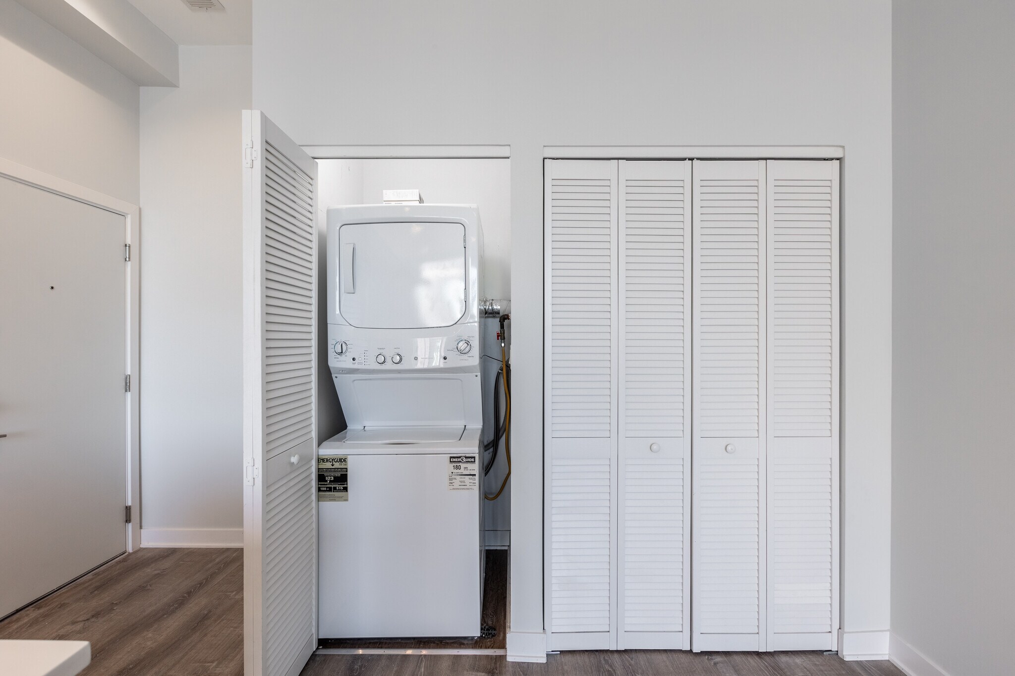 Building Photo - 2250 W Lawrence Ave