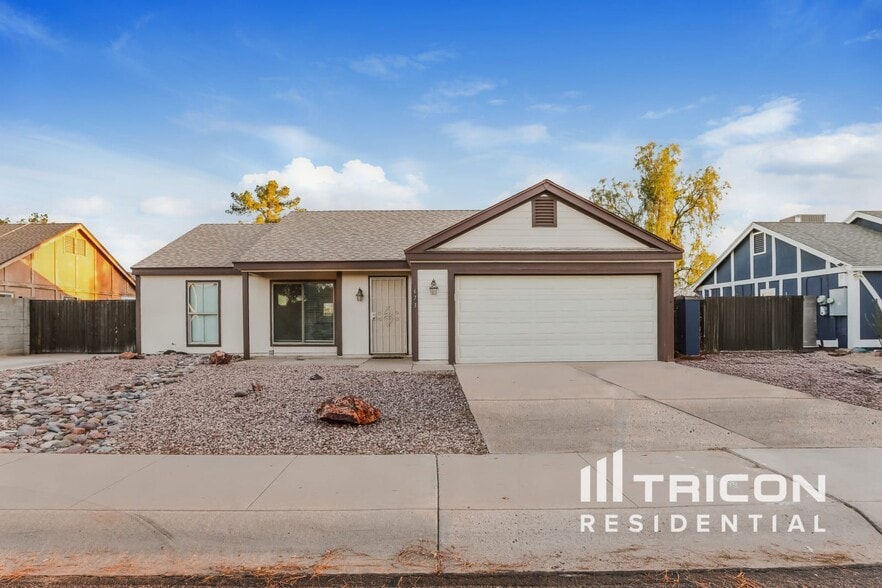 Primary Photo - 673 E Estrella Dr