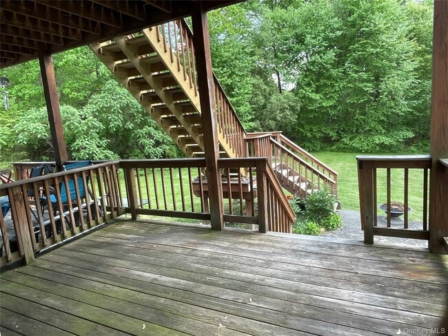 Building Photo - 696 South St