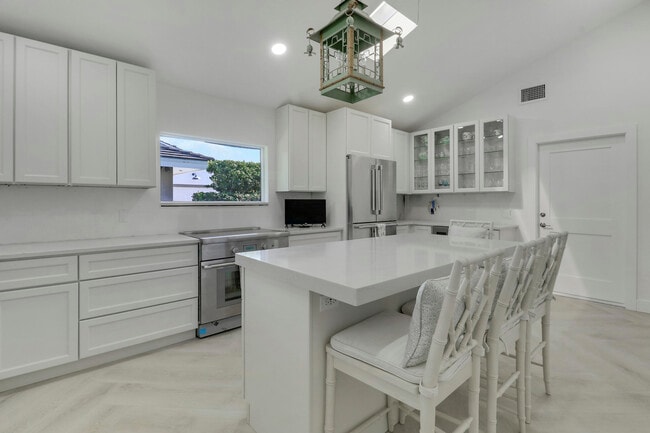 Building Photo - 13760 Sand Crane Dr