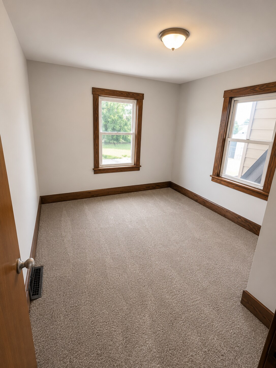 Building Photo - 826 North St