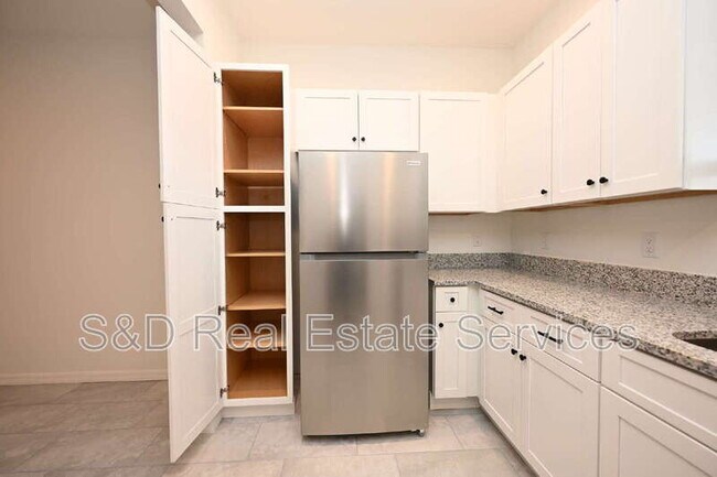Building Photo - 1013 N Brunnell Pkwy