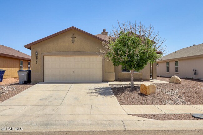 Building Photo - 2932 Pino Triste Dr