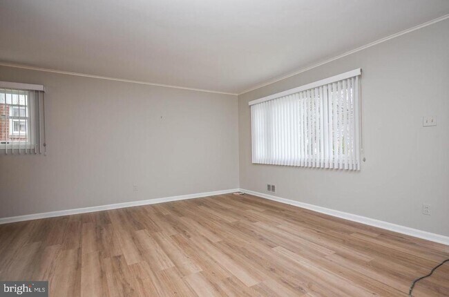 Building Photo - 4426 Hallet St