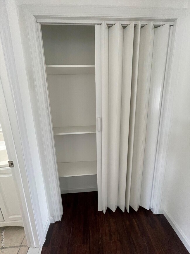 Building Photo - 70 Dobbs Ferry Rd