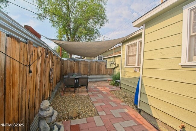 Building Photo - 1360 Plumas St