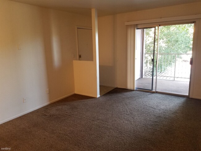 Building Photo - 3 br, 2 bath Condo - 16602 North 25th Stre...