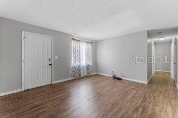 Building Photo - 450 Longwood Cir