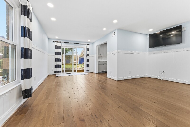 Building Photo - 210 73rd St