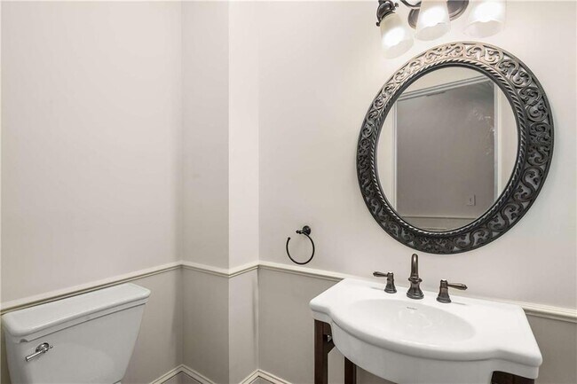 Building Photo - 787 Flat Shoals Ave SE