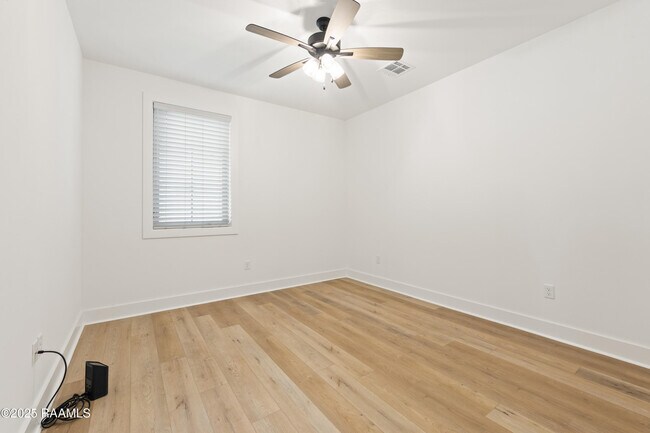 Building Photo - 202 Steiner Oaks