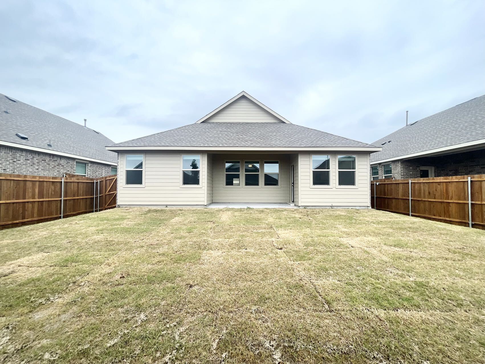 Building Photo - 1217 Sassafras Dr