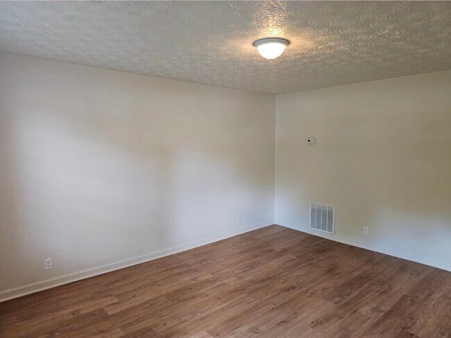 Building Photo - 490 S Jeff Davis Dr