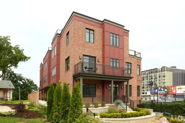 Building Photo - The Mark