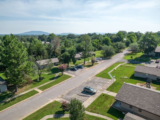Building Photo - ***MOVE IN SPECIAL*** July special $275 Rent + $400 Deposit CALL NOW 479-353-1778