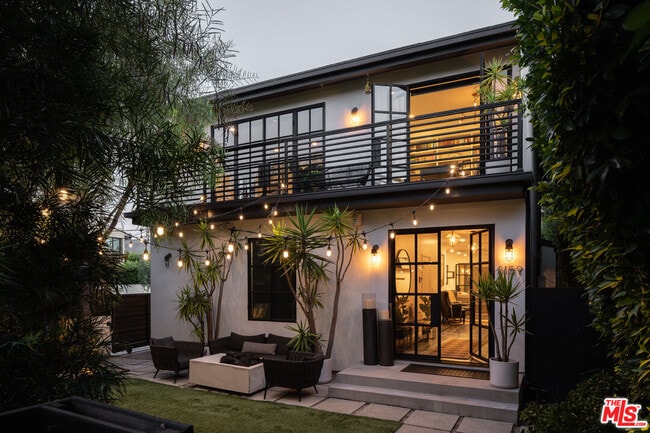 Building Photo - 3159 Thatcher Ave