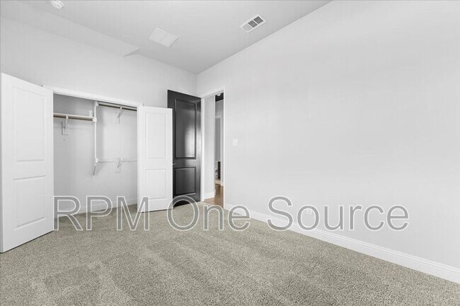 Building Photo - 6320 Starr Dr.