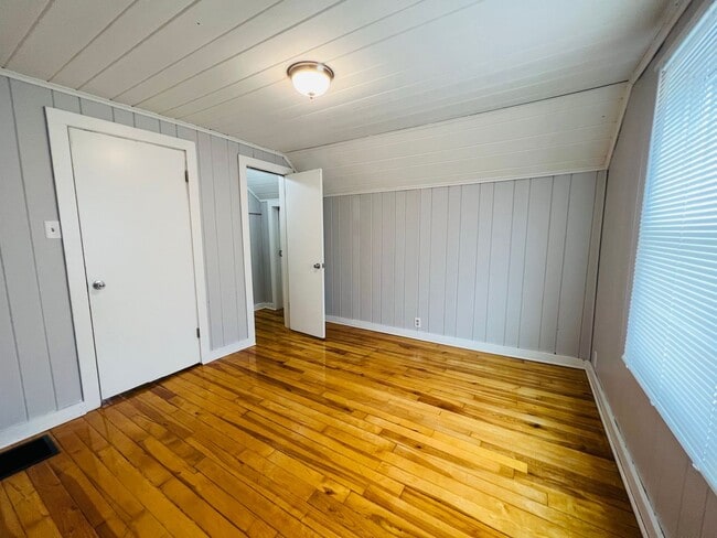 Building Photo - Gorgeous 3 Bedroom Single Family Home!