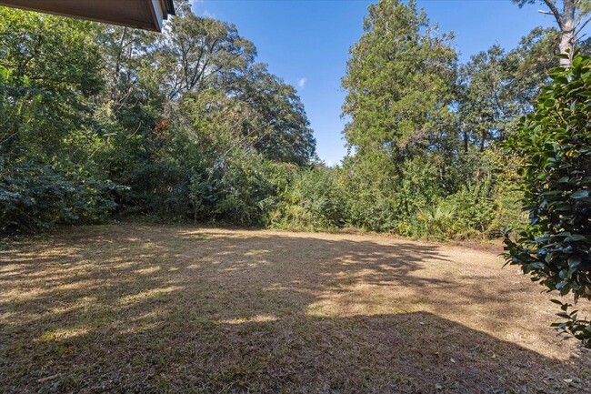 Building Photo - 1807 Ivan Dr