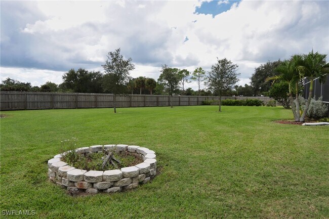 Building Photo - 16680 Oak Grove Ct