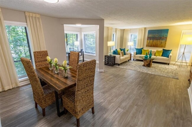 Building Photo - 2845 Holcomb Bridge Rd