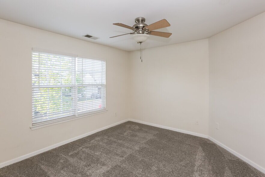 Building Photo - 6737 Sequoia Hills Dr