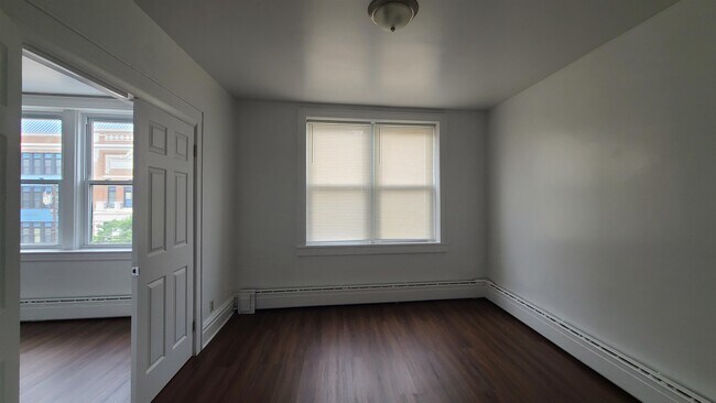 Building Photo - 297 Griffith St
