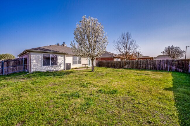 Building Photo - 4313 Sonoma Dr