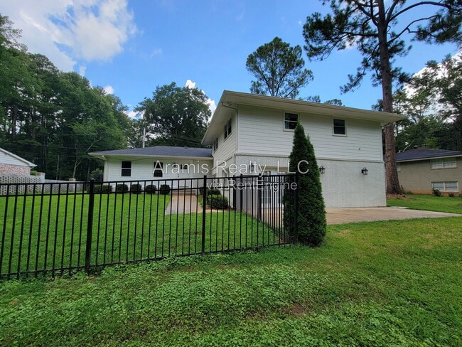 Building Photo - 2376 Spring Creek Rd