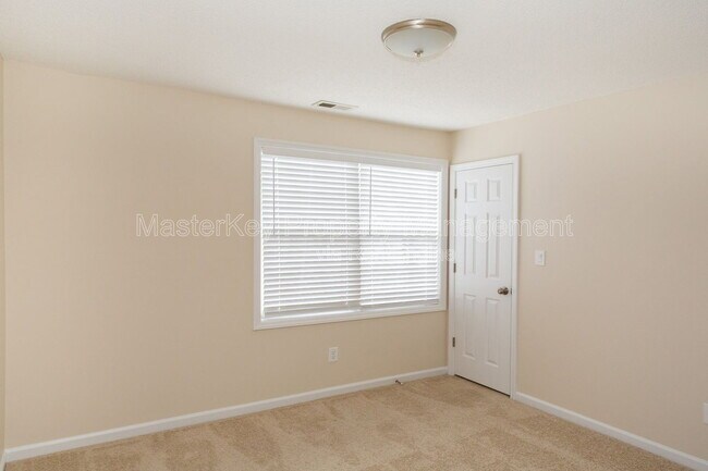 Building Photo - 208 Pointe Crest Ct