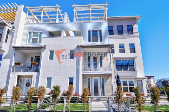 Building Photo - 11219 Clear Blue Dr