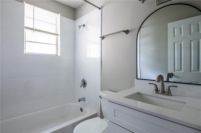 Building Photo - 3527 Bolfair Dr NW