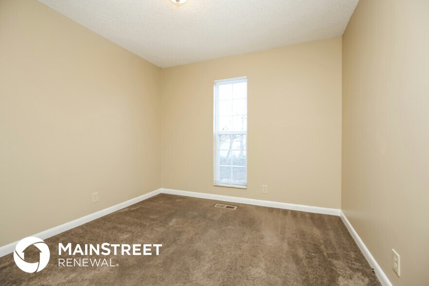 Building Photo - 208 New Towne Ct