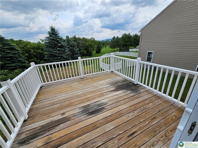 Building Photo - 1601 Greystone Cir