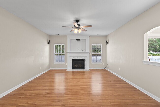 Building Photo - 712 Tallahassee Dr