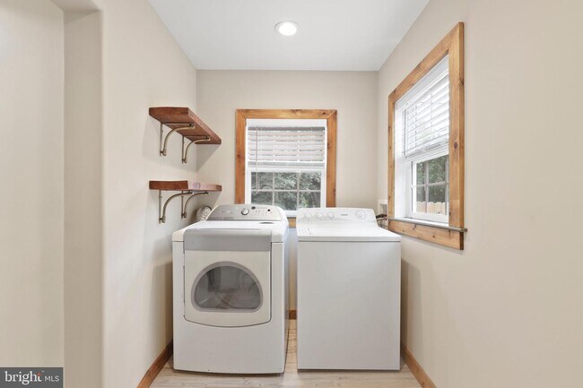 Building Photo - 3502 Buena Vista Ave