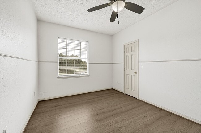 Building Photo - 10535 Emnora Ln
