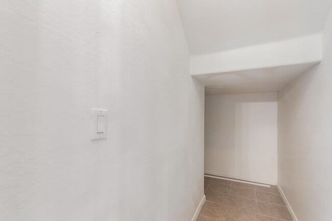 Building Photo - Welcome to Your Dream Home in Laveen Farms!