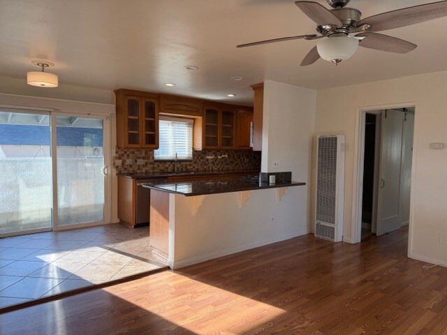 Building Photo - 6322 Clyde Ave