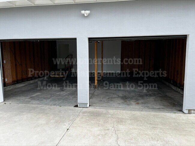 Building Photo - 2206 Buena Vista Ave
