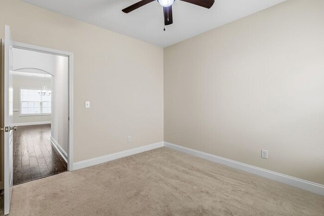 Building Photo - 5 Bedrooms in the heart of Summerfield!